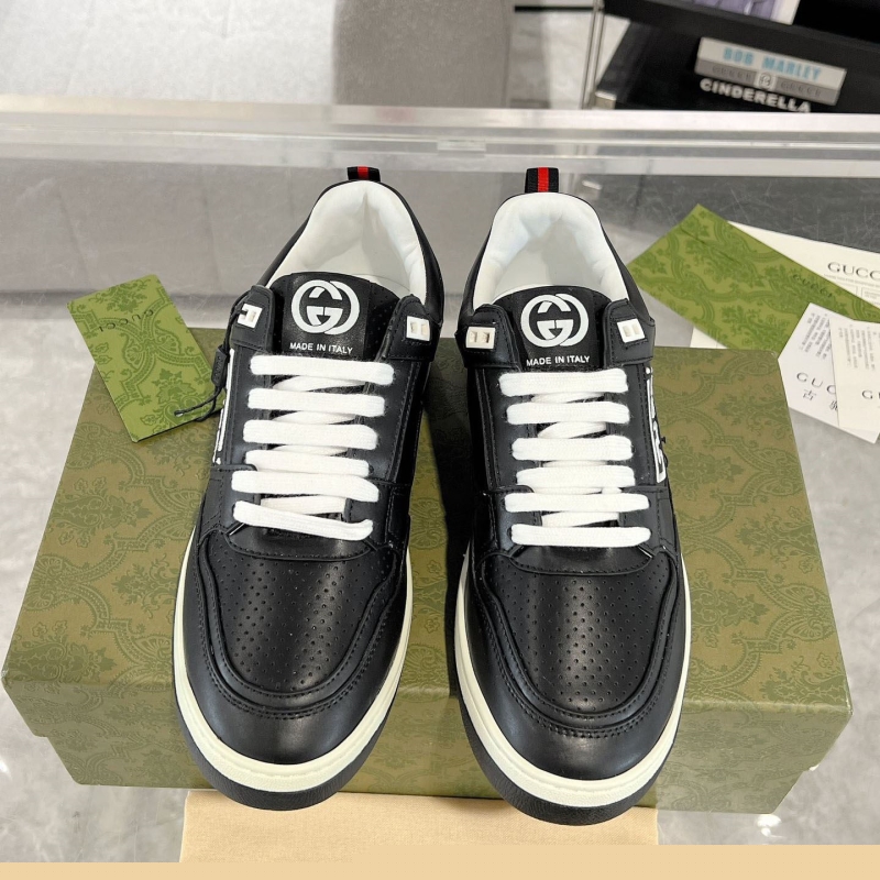 G*u*i casual shoes